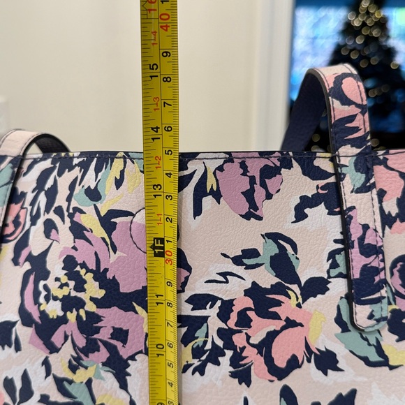 Women's Adrianna Large Reversible Women's Tote - Picture 3 of 8